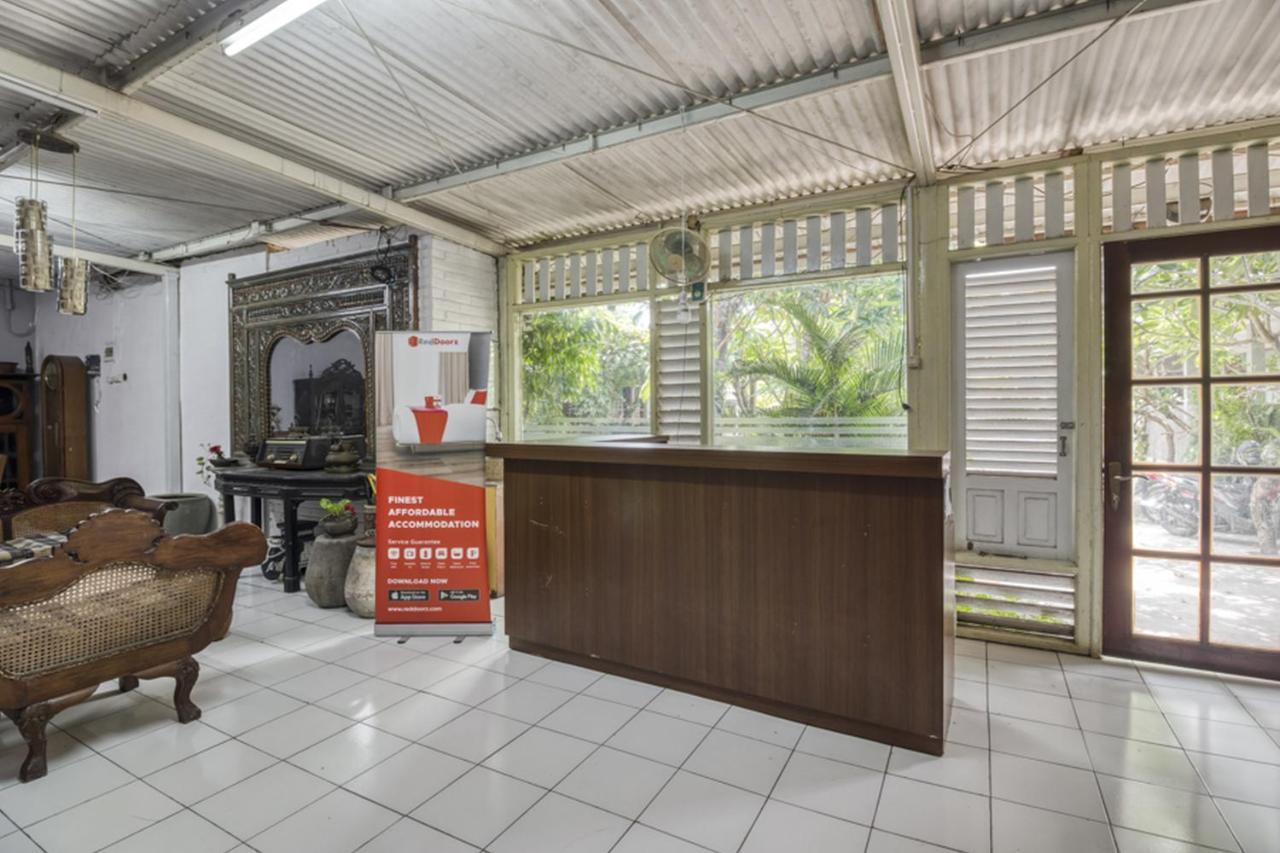 Reddoorz Hostel Near Adisucipto Airport Yogyakarta Kalasan Exterior foto